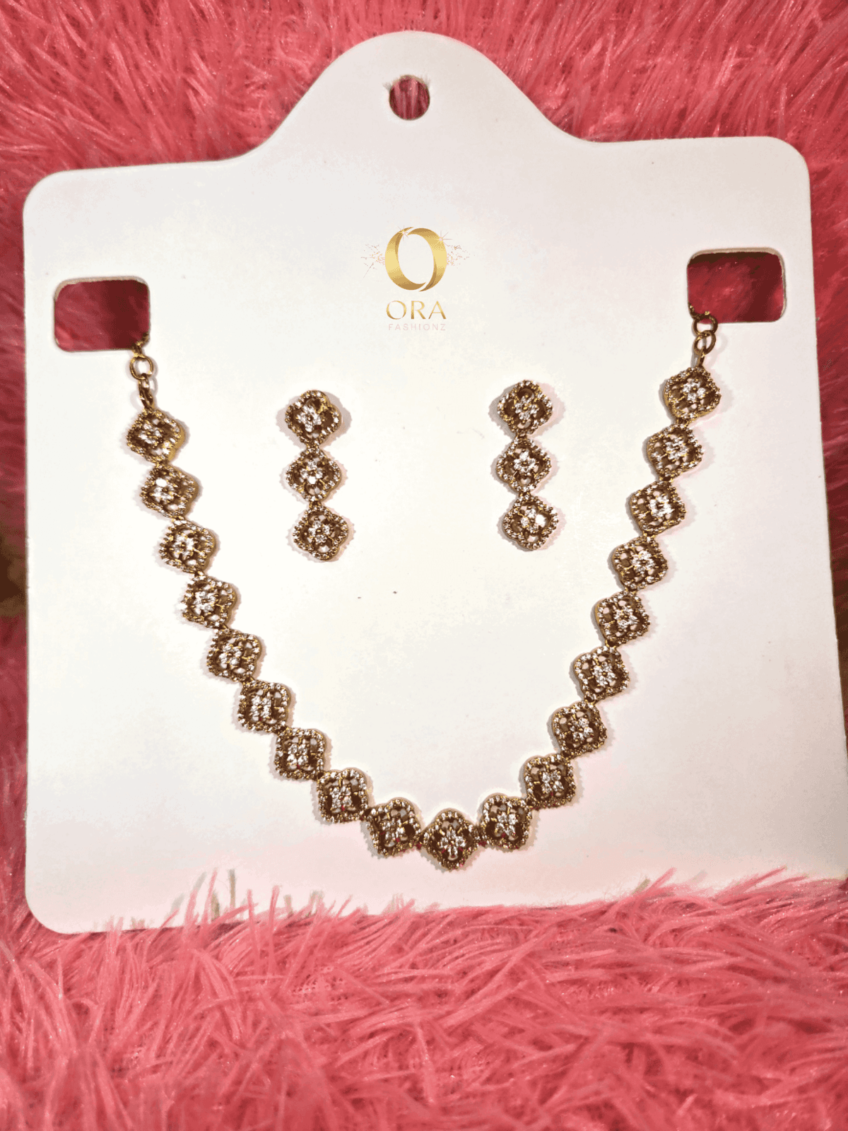 ORA MEHNDI DESIGN AND NECKLACE SET PREMIUM