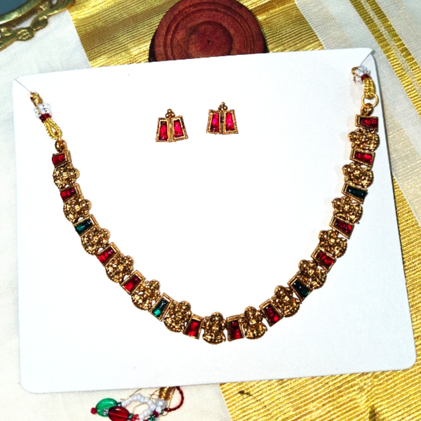 ORA ANTIQUE LAKSHMI GODDESS MULTICOLOURED CHOKER NECKLACE SET