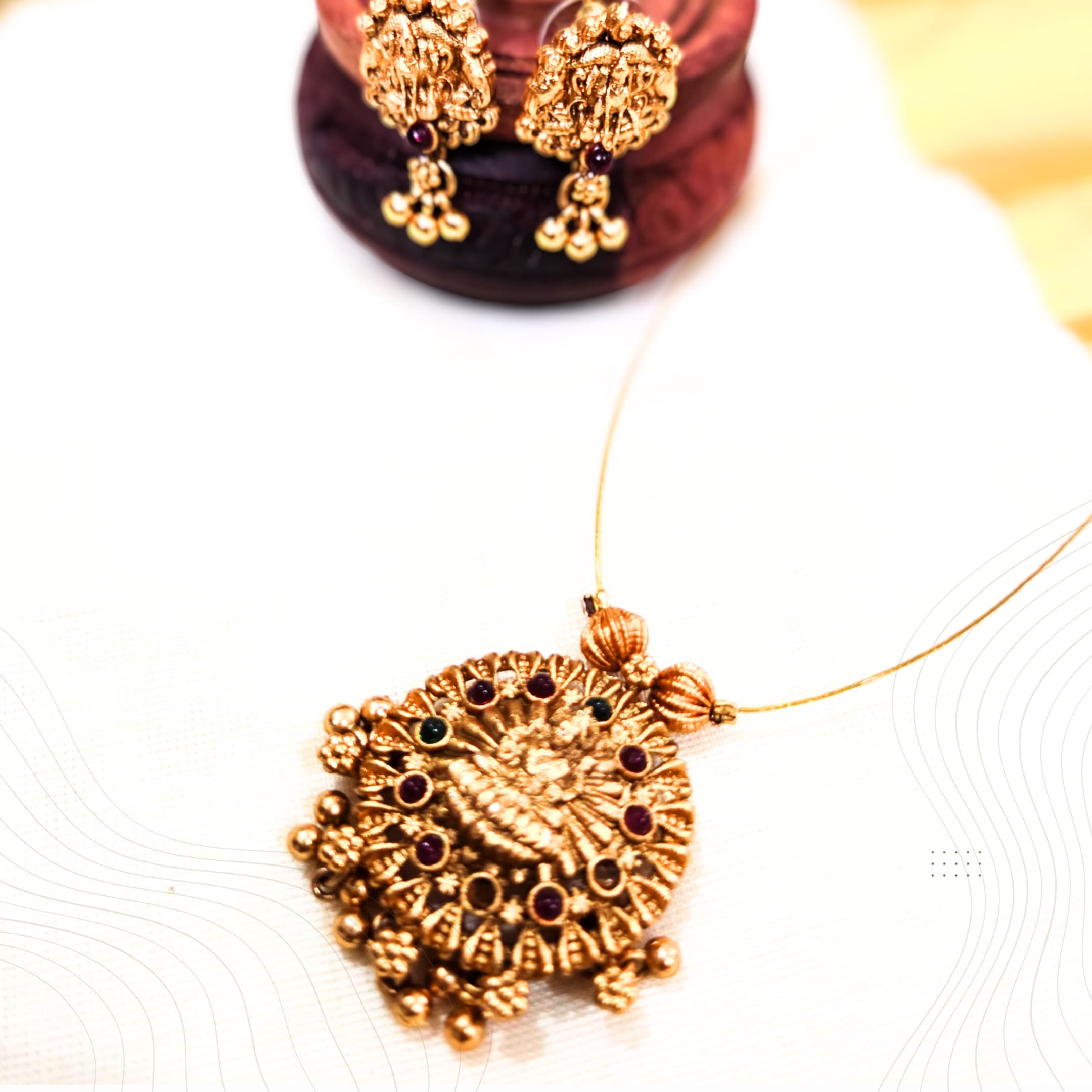ORA ANTIQUE INVISIBLE CHAIN WITH LAKSHMI PENDANT (EARRINGS)